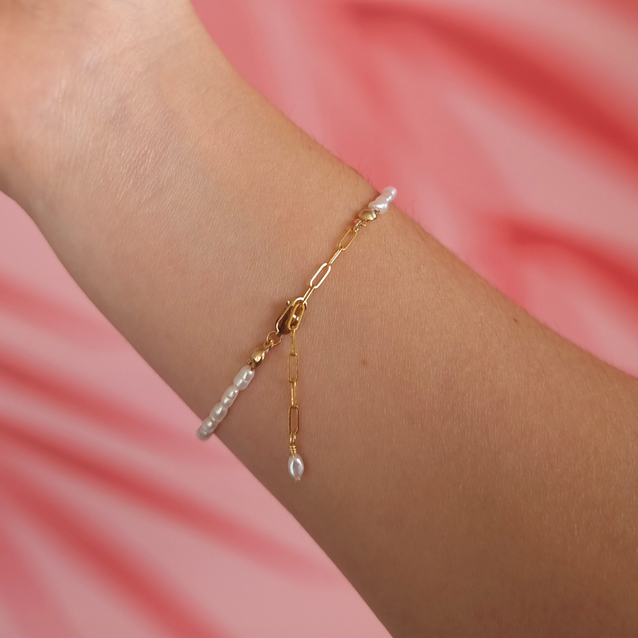 Pearly Whites Pearl Bracelet